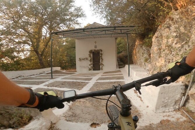 e-mtb-tour-agii-deka-stavros-mountain-achilleion-palace