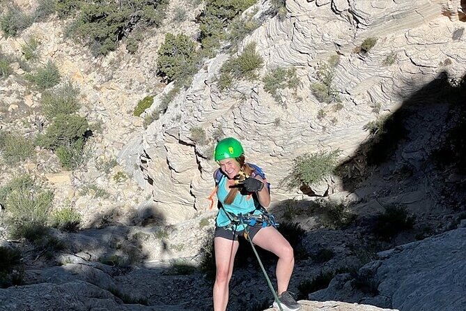 east-zion-via-ferrata-rappelling-experience-1-hr-2