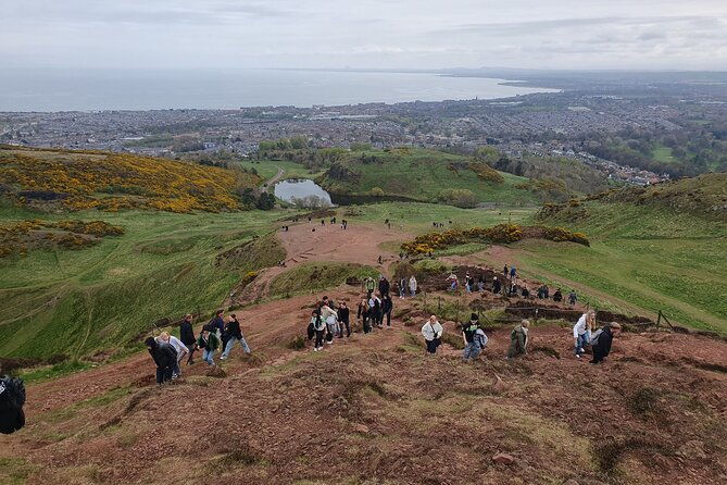 edinburgh-arthurs-seat-hike-with-local-guide