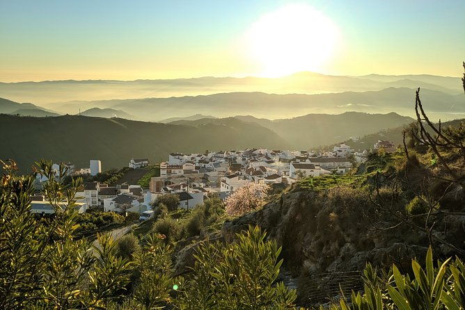 el-saltillo-gorge-and-white-village-hiking-tour-from-malaga
