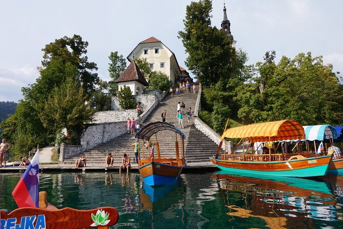 enjoy-the-boat-ride-on-lake-bled-and-castle