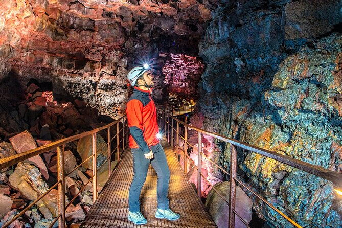 evening-lava-tunnel-tour-and-northern-lights