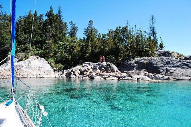 exclusive-sailboat-trip-through-the-lakes-of-bariloche