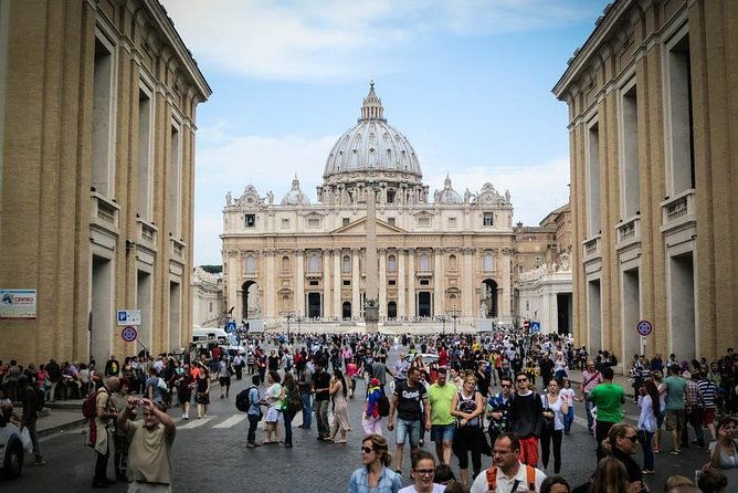 excursion-from-civitavecchia-to-rome-vatican-colosseum-roman-forum-lunch