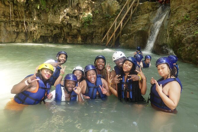 excursion-in-damajaguas-27-waterfalls-with-food-included-dr