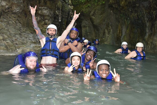 excursion-in-damajaguas-7-waterfalls