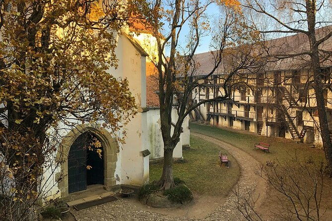 experience-the-history-of-bran-castle-and-saxon-fortifications-in-burzenland