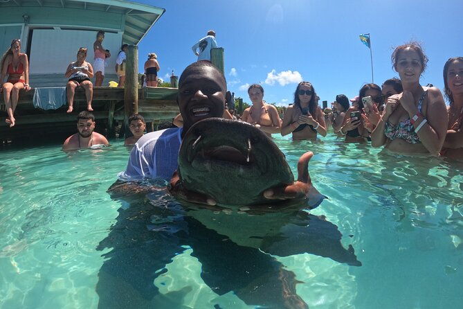 exuma-island-hopping-swimming-pigs-tour-with-lunch-from-nassau