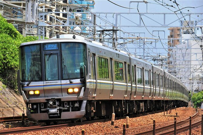f1-japanese-grand-prix-jr-chartered-train-departing-from-osaka