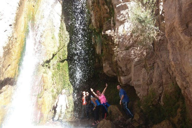 family-trekking-rappelling-potrerillos-angel-falls