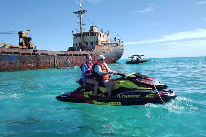famous-shipwreck-tiki-bar-iguana-island-private-jet-ski-tour