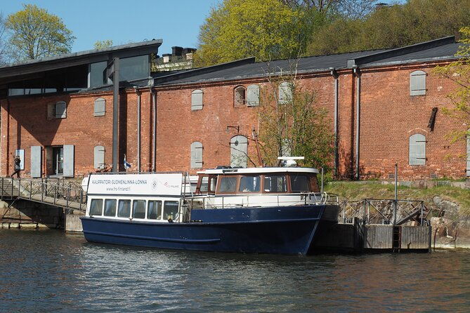 ferry-to-vallisaari-fortress-island