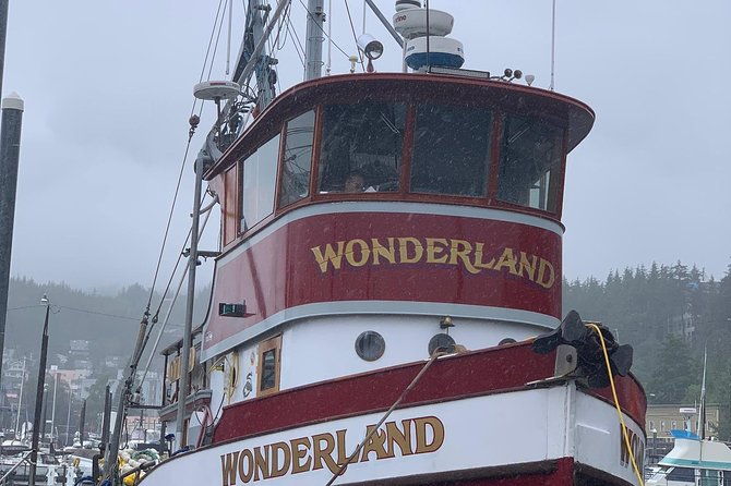 fish-tales-ales-90-minute-historical-walking-tour-of-fishing-fleet-and-bars