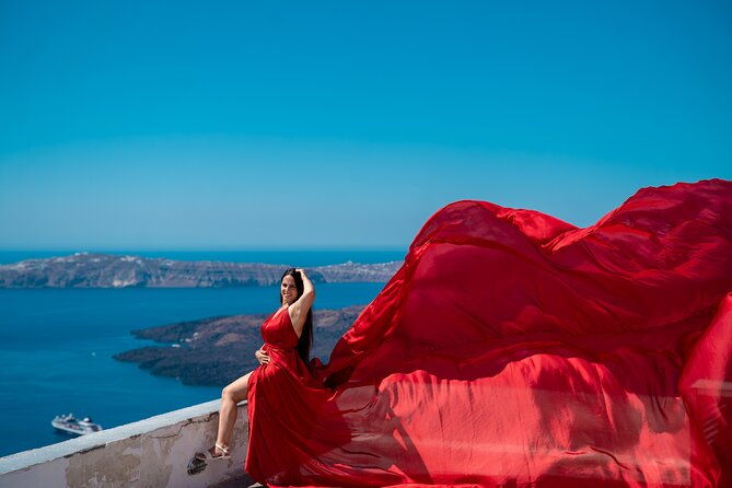 flying-dress-photoshoot-in-santorini-5