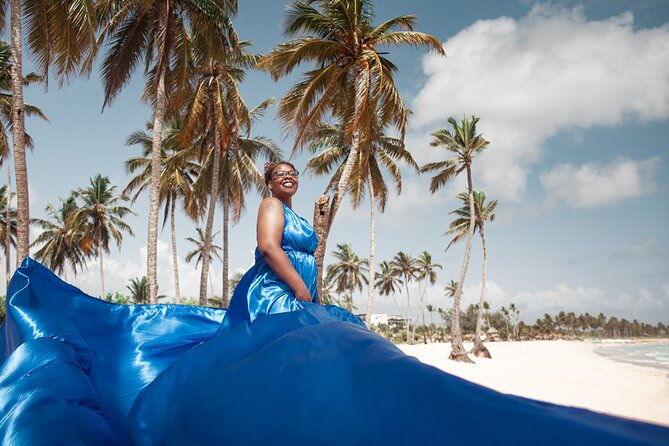 flying-dress-photoshoot-punta-cana-2-ladies-pro-photographer