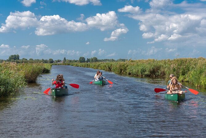 fresh-nose-tour-with-the-canoe-through-the-nature-near-amsterdam