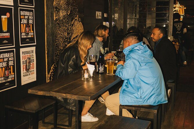 friday-night-bar-crawl-in-bogota-colombia