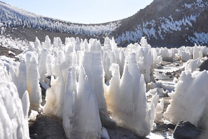 full-day-climbing-tour-to-chachani-volcano-6075-m-min-2-people
