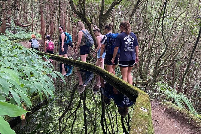 full-day-hiking-trail-in-lagoa-do-fogo-sao-miguel