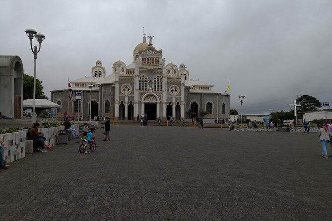 full-day-irazu-volcano-hiking-and-cartago-city-guided-tour-from-san-jose