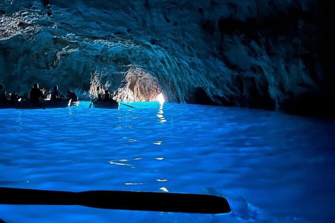 full-day-private-boat-tour-of-capri-4