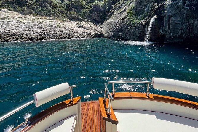 full-day-private-capri-boat-tour-from-positano