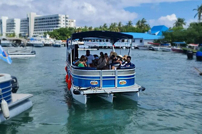 full-day-private-pontoon-tour-around-san-andres-island