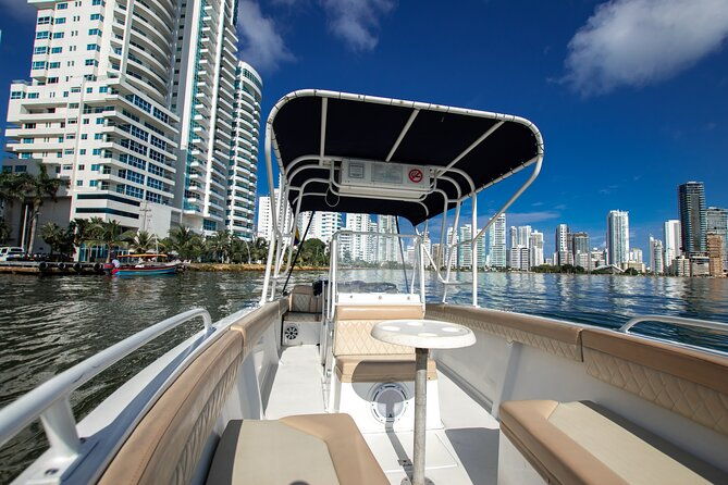 full-day-private-tour-of-the-rosario-islands-by-boat-29-30-ft