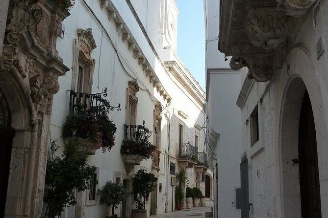 full-day-tour-alberobello-locorotondo-polignano-a-mare-bari