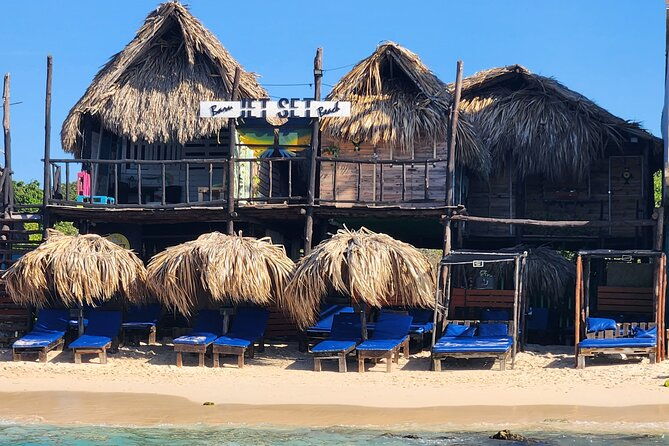 full-day-tranquil-beach-premium-terrestrial-plus-rosario-islands
