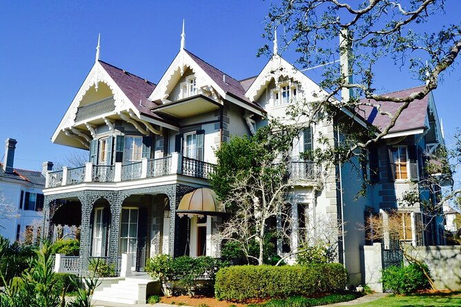 garden-district-and-lafayette-cemetery-guided-walking-tour