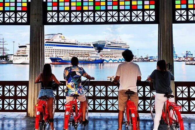 gastronomic-bike-tour-through-las-palmas-at-night