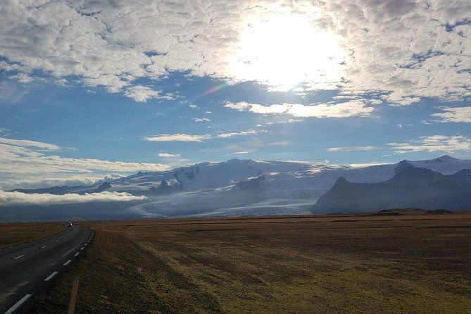 glacier-lagoon-diamond-beach-black-sand-beaches-and-waterfalls