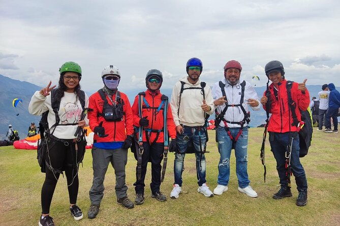 go-paragliding-in-medellin-with-private-transporter-service