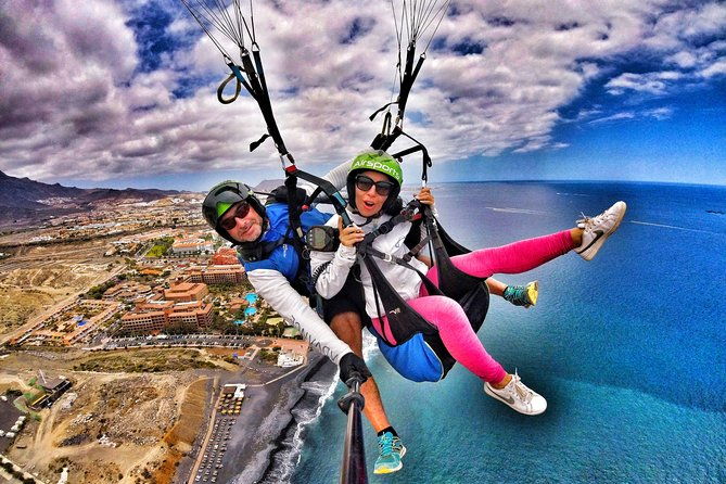 gold-paragliding-flight-including-videos-photos-t-shirt-and-a-bottle-of-cava