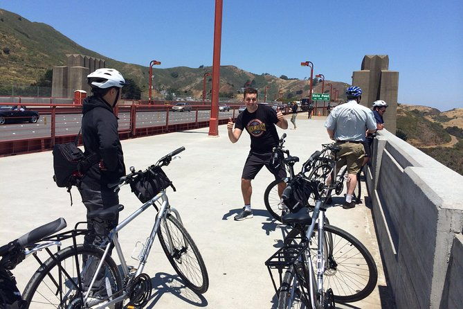 golden-gate-bridge-bike-rental-includes-free-helmet-lock