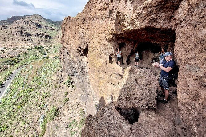 gran-canaria-cave-oasis-red-gorge-adventure-cosy-picnic
