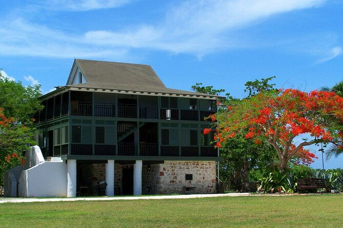 grand-cayman-private-customized-bus-tour