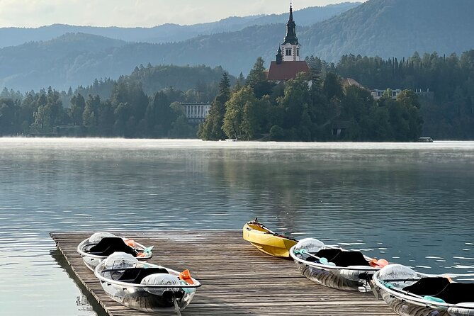 guided-clear-kayak-tour-in-bled