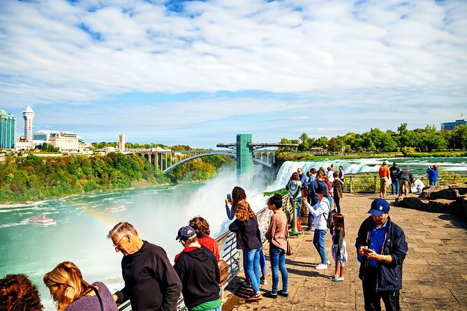 guided-maid-of-the-mist-and-cave-of-the-winds-tour