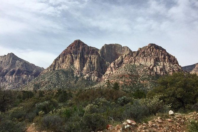 guided-or-self-guided-road-bike-tour-of-red-rock-canyon