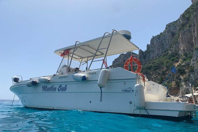 gulf-of-orosei-speedboat-trip-with-aperitif-from-cala-gonone-2