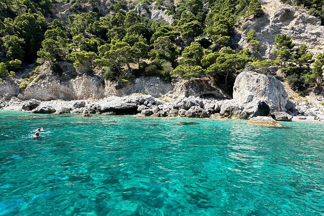 half-day-private-boat-tour-of-capri-2