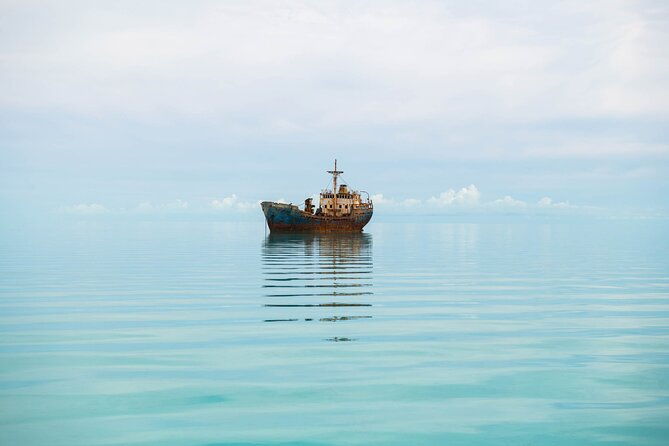 half-day-shipwrecks-tour-and-floating-bar-adults-only