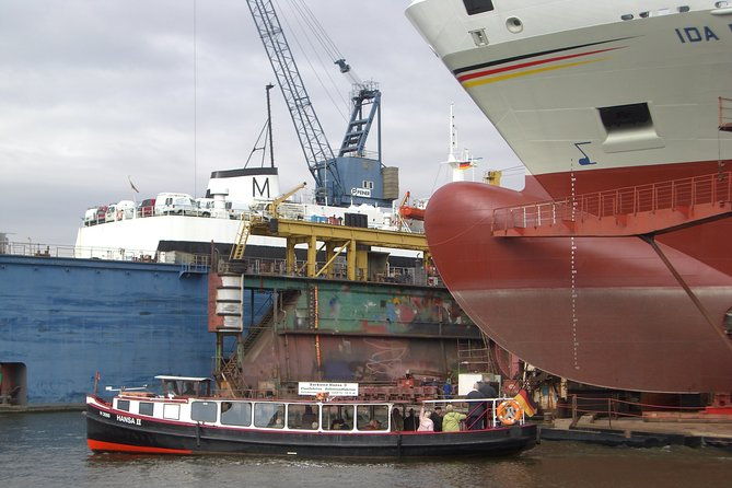 hamburg-harbor-tour-with-a-barge