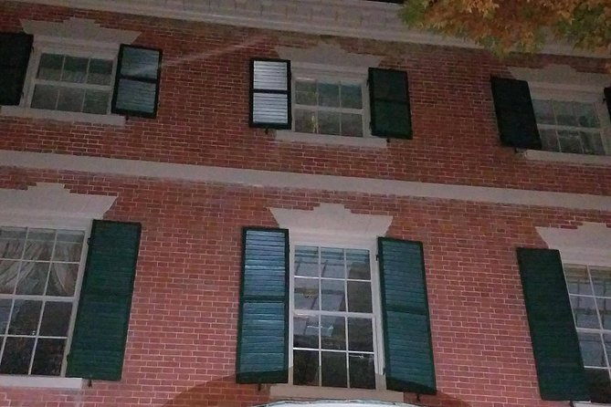 haunted-footsteps-ghost-paranormal-salem-tour-2