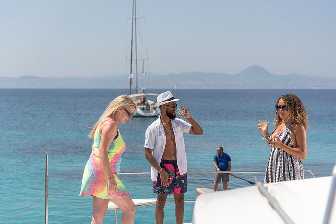 heraklion-romantic-sunset-cruise-to-dia-snacks-and-drinks