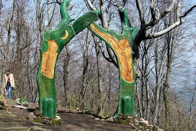hike-to-spiritual-sites-near-budapest