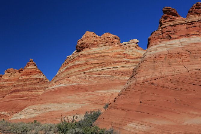 hiking-in-kanab-famous-teepees-of-vermilion-cliffs-national-monument-near-wave