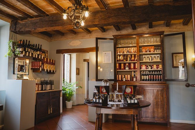 historic-acetaia-balsamic-vinegar-factory-tour-tasting